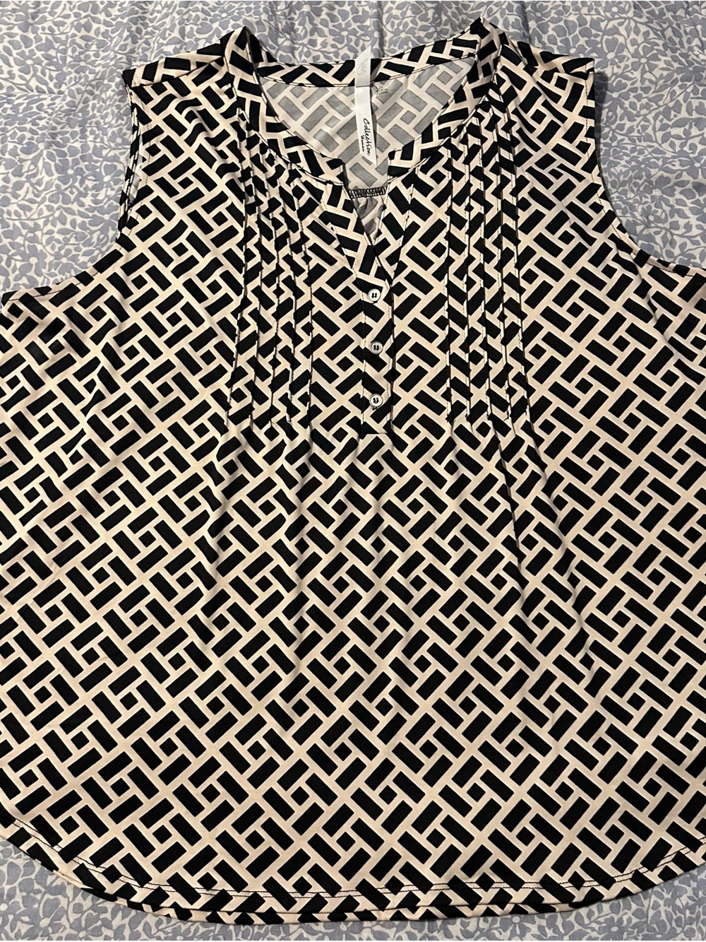 NY Collection Black and Cream Geometric Sleeveless Henley Blouse